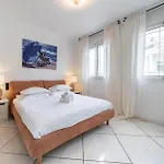 2 Bedroom Cozy In Vakantiehuis Cannes