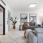 2 Bedroom Cozy In * Cannes