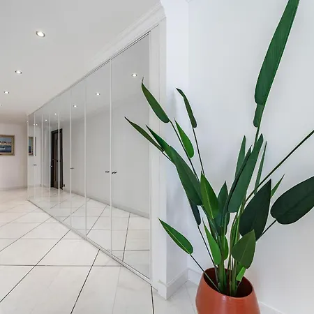 Casa de Férias Gorgeous In With House Sea View Cannes
