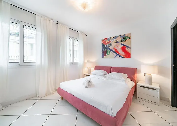 2 Bedroom Cozy In Prázdninový dům *