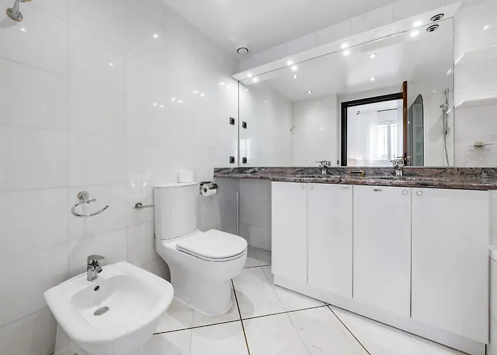 Prázdninový dům 2 Bedroom Cozy In *