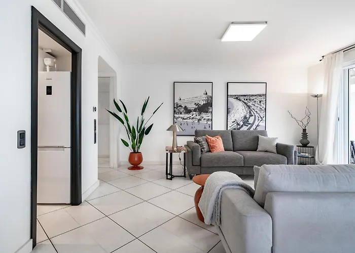 2 Bedroom Cozy In * Cannes