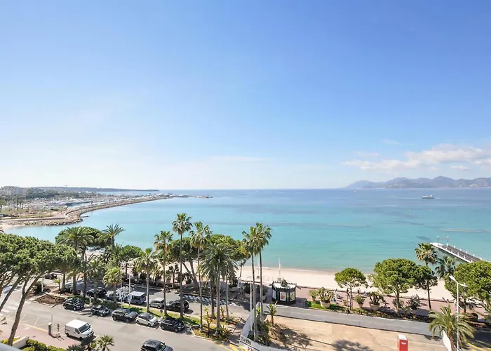 2 Bedroom Cozy In * Cannes