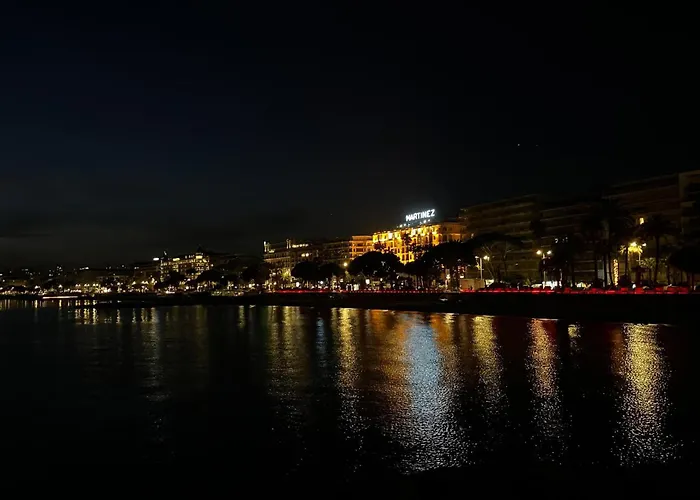 2 Bedroom Cozy In * Cannes